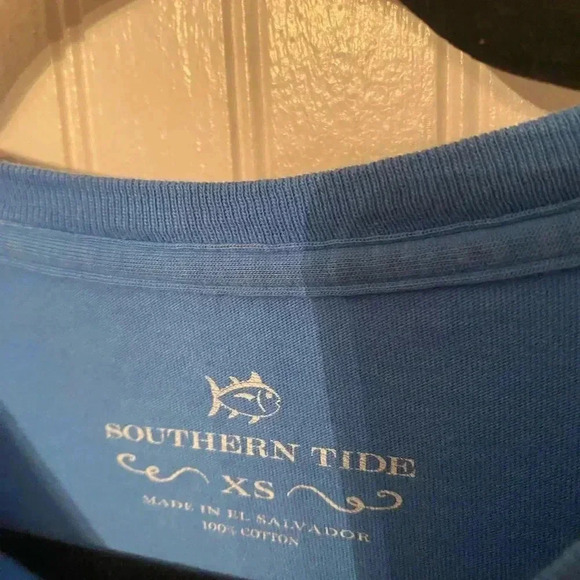 Southern Tide pocket tshirt - Picture 3 of 5